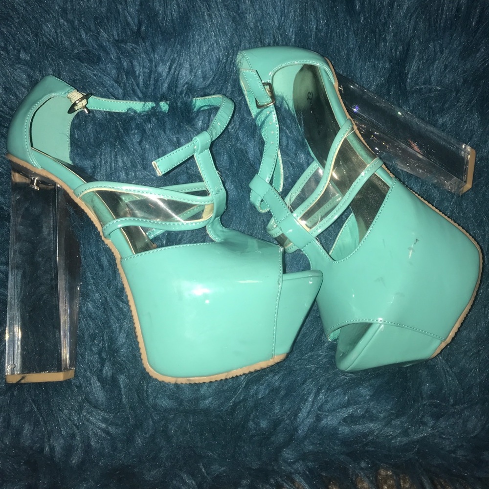 Platform sandals